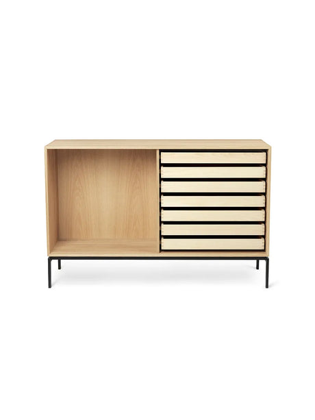 FK63 Bokhylla med ben och brickor från Carl Hansen & Søn - Dybde: 36 cm / Ek olie - Jacobsen Plus