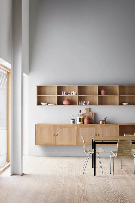 FK63 Bokhylla med skiljeväggar, upprätt från Carl Hansen & Søn - Dybde: 27 cm / Ek olie - Jacobsen Plus