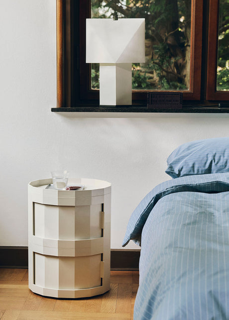 Facet Cabinet 20 från Hay - Eggshell - Jacobsen Plus