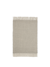 FermLiving Udo Rug gulvtæppe, Off-white/Sort - 140 x 200 cm - Jacobsen Plus
