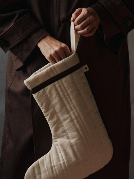 Vari Quilted Christmas Stocking Natural från Ferm Living - 2 - Jacobsen Plus