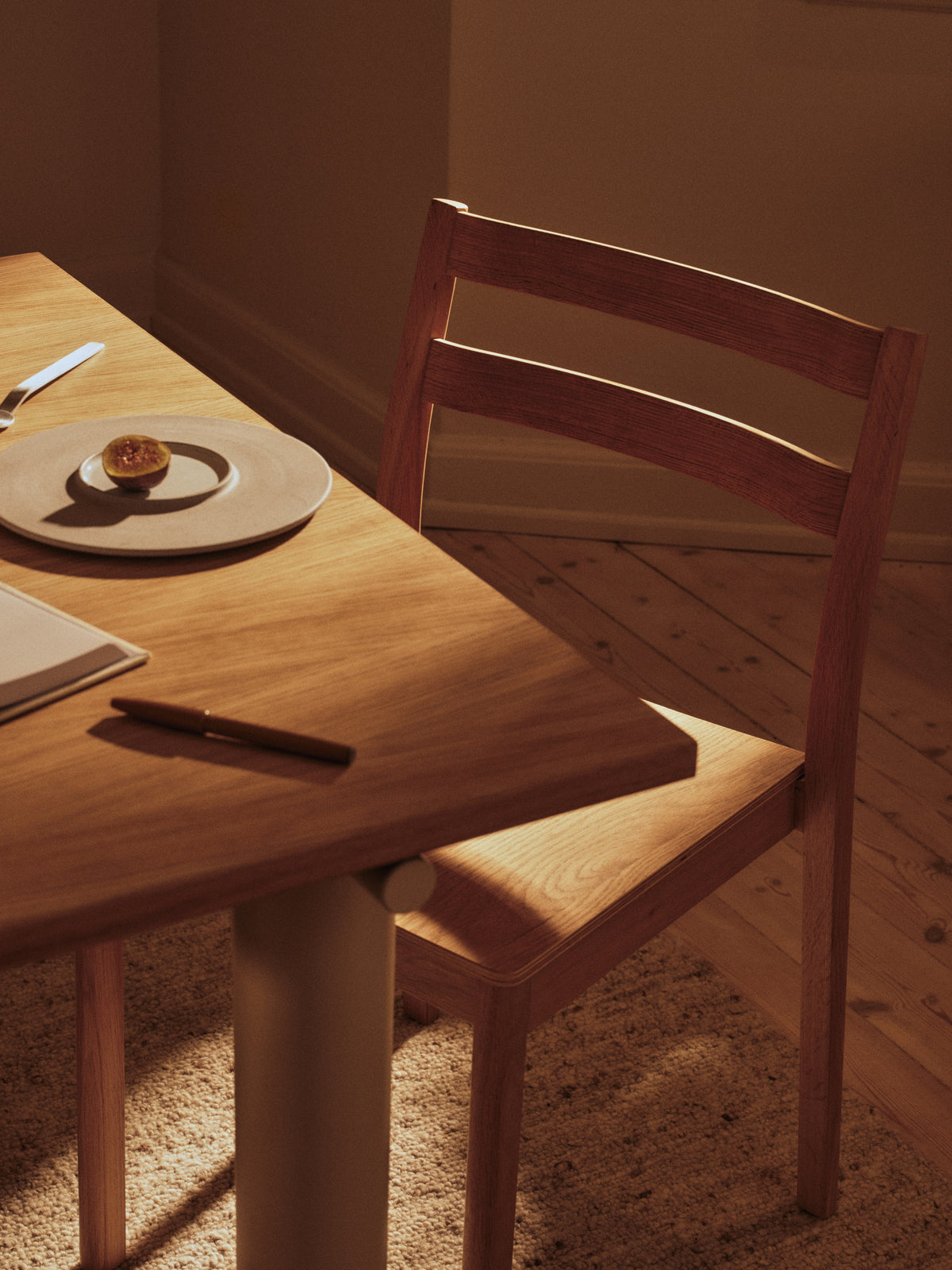 Boda Matstol, stapelbar från Ferm Living