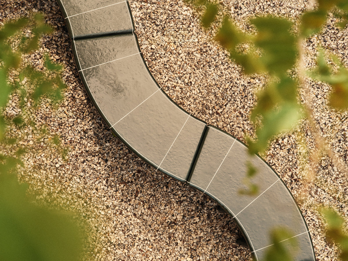 Deya Curved Bench från Ferm Living - 4 - Jacobsen Plus