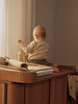 Skötbord till Tilu byrå, lackad ek från Ferm Living - 3 - Jacobsen Plus