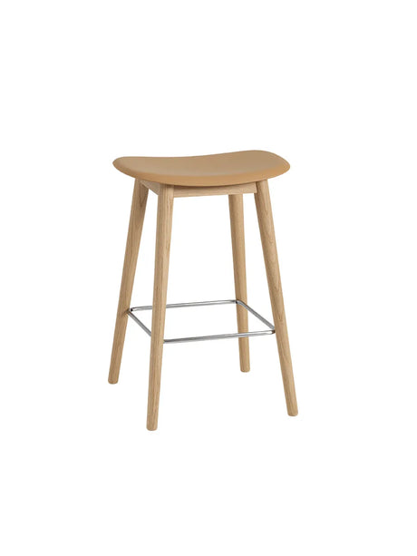 Fiber Bar Stool trä från Muuto - Lille / Black- black - Jacobsen Plus