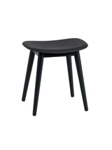 Fiber Stool Trä från Muuto - Black- black base - Jacobsen Plus