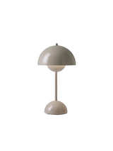 Flowerpot VP9 portabel bordslampa av Verner Panton - Grey beige - Jacobsen Plus