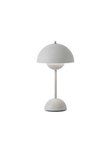 Flowerpot VP9 portabel bordslampa av Verner Panton - Matt light grey - Jacobsen Plus