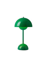 Flowerpot VP9 portabel bordslampa av Verner Panton - Signal green - Jacobsen Plus
