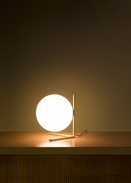 IC T2 bordslampa från Flos - Mässing - Jacobsen Plus