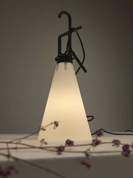 Mayday inomhuslampa från Flos - Orange - Jacobsen Plus