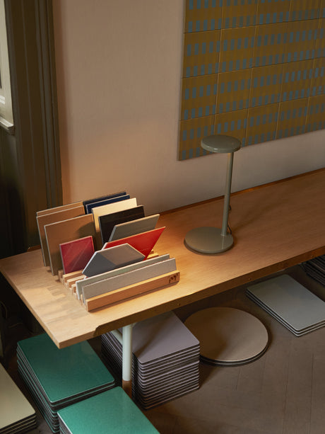 Oblique Bordlampa från Flos - Grey / 2700 K - Jacobsen Plus