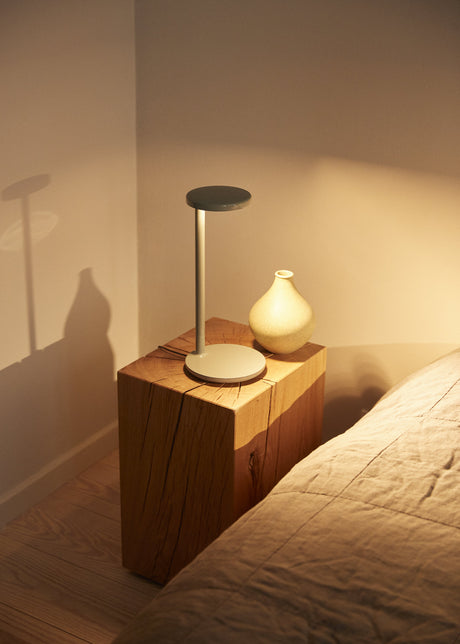Oblique Bordlampa från Flos - Grey / 2700 K - Jacobsen Plus