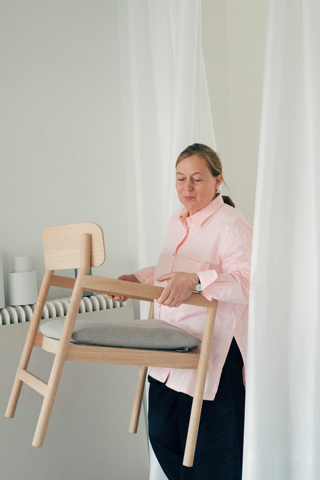 Fredericia Furniture CM3546 Post loungestol av Cecilie Manz - Lys olieret eg - Vidar 472 - Jacobsen Plus