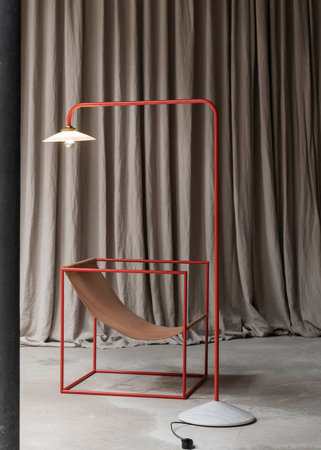 Standing Lamp Marble No.1 från Valerie Objects - Menie Red - Jacobsen Plus