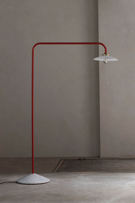 Standing Lamp Marble No.1 från Valerie Objects - Menie Red - Jacobsen Plus