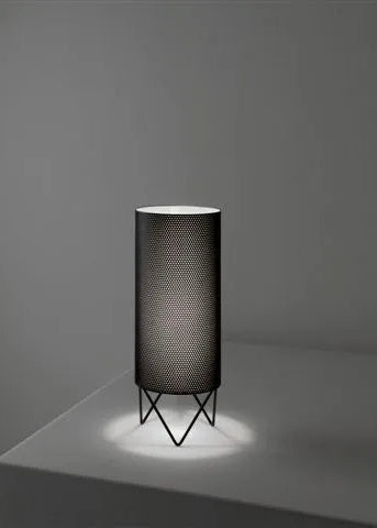 H2O bordlampa från GUBI - Mat svart - Jacobsen Plus