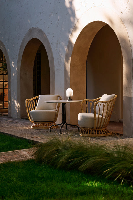 Grace Outdoor Lounge Chair från GUBI - Alabaster White - Jacobsen Plus