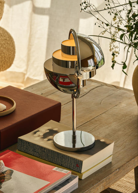 Multi-Lite Bärbar bordslampa, mässing från GUBI - 2 - Jacobsen Plus