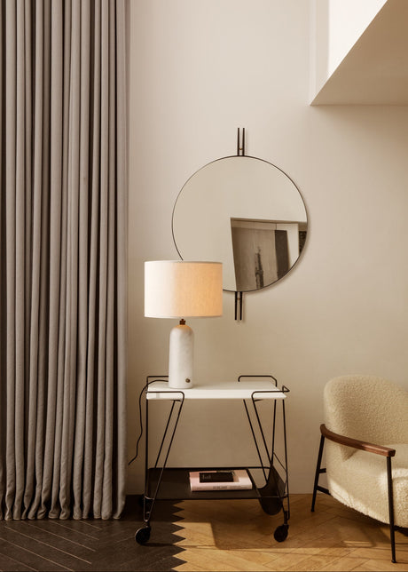 Gravity Small Bordslampa, skärm i canvas från GUBI - Vit marmor - Jacobsen Plus