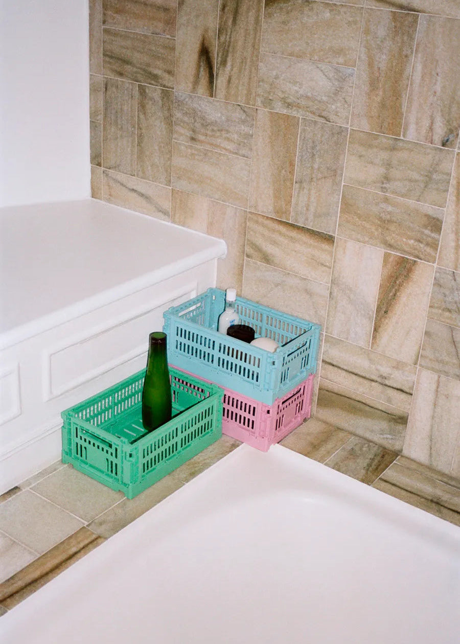 Colour crate S, mörk mint från HAY