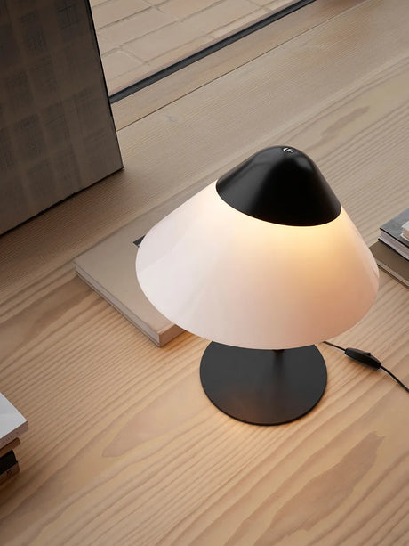 HJW02 Opala Bordslampa av Hans J. Wegner - 2 - Jacobsen Plus