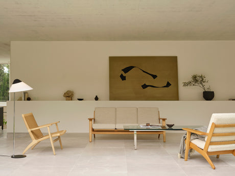 CH293 3-sitssoffa av Hans J. Wegner - Oljad eg - Antoni 813 - Jacobsen Plus