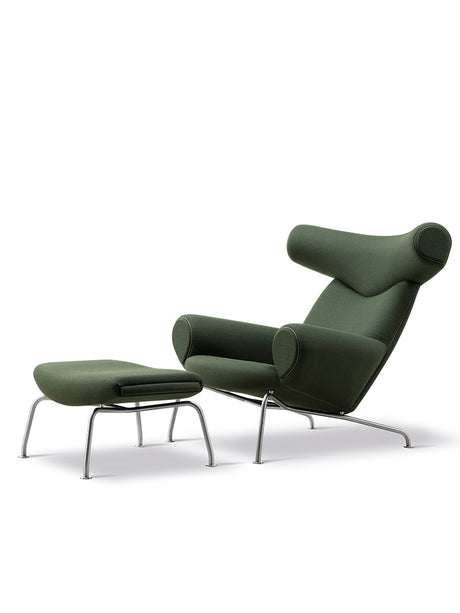 Ox Chair inkl. pall i Vidar 972 med passpoal i Trace 8146 läder av Hans J. Wegner - Jacobsen Plus