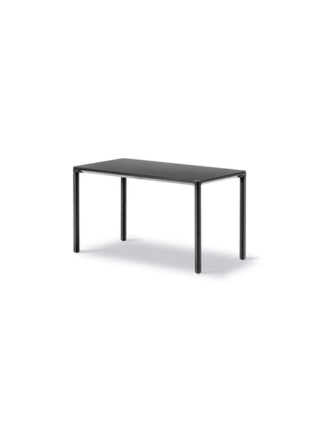 Piloti Bord, svart laminat från Fredericia Furniture - 6610: 75 x 39 x H35 cm / Svart pulverlakeret aluminium - Jacobsen Plus