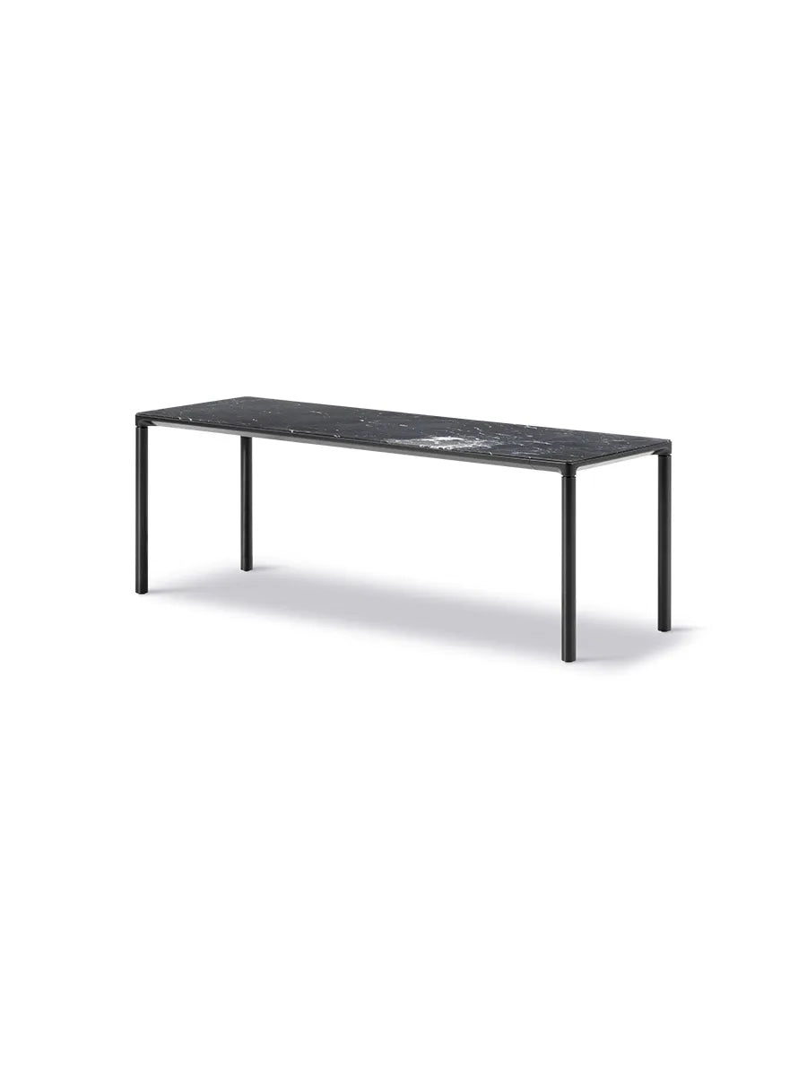 Piloti Bord, svart marquina från Fredericia Furniture - 6615: 120 x 39 x H41 cm / Svart pulverlakeret aluminium - Jacobsen Plus