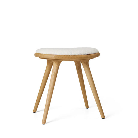 Low Stool, oljad ek, Kvadrat Baru 0200, 47 cm pall från Mater - Jacobsen Plus