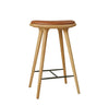 High Stool, oljad ek, Nuance Walnut-läder, 69 cm, låg barstol från Mater