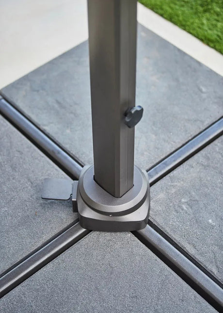 Hyde Luxe Parasoll 3x3 m. med tilt inkl. fot från Cane-line - Anthracite - Jacobsen Plus