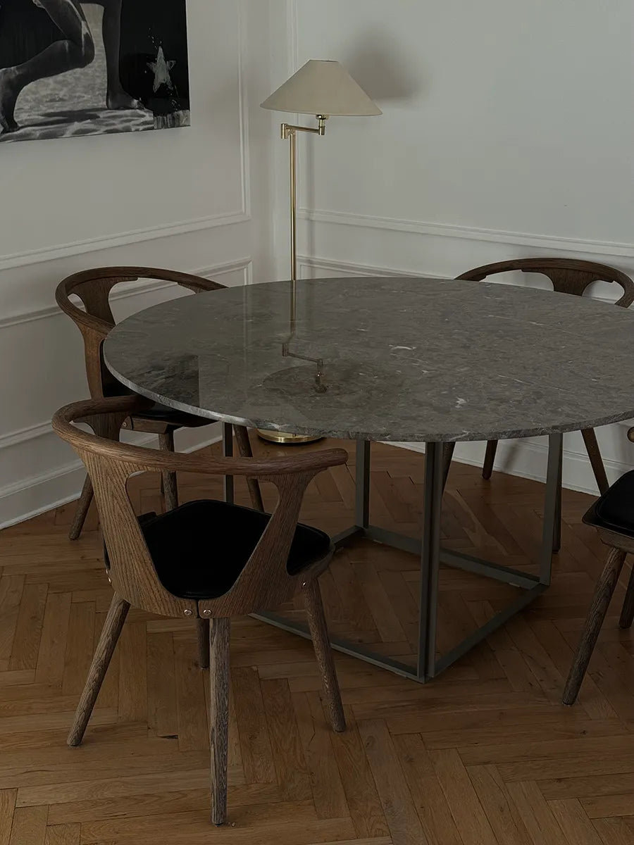 Florence Matbord Ø145, gris du marais/beigegrå från New Works - 2 - Jacobsen Plus