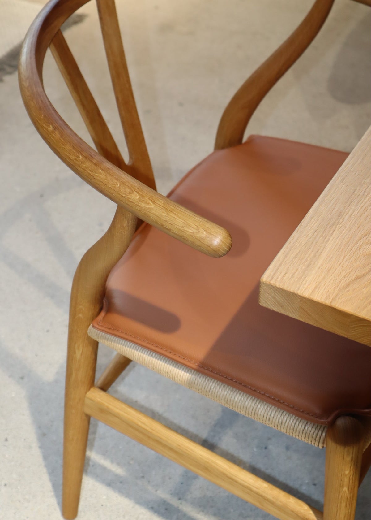 Dyna till Y-stol CH24, cognacläder - 2 - Jacobsen Plus
