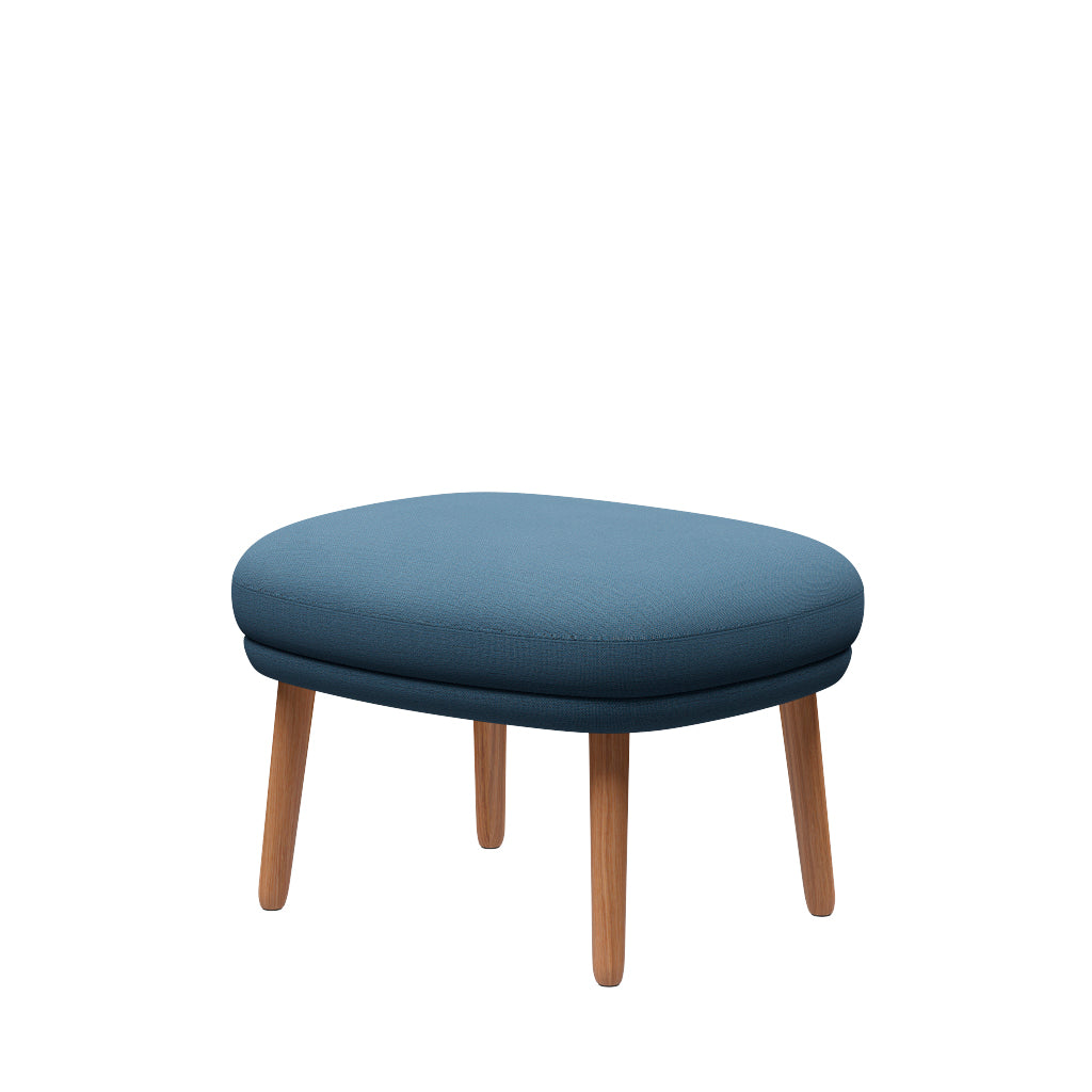 Fri Pall med stomme i ek från Fritz Hansen - Christianshavn - 1152 Light Blue - Jacobsen Plus