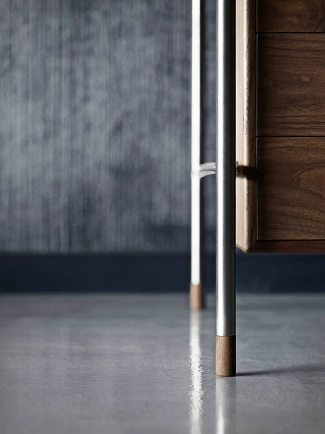 AJ52 Society Table från Carl Hansen & Søn - Ek - Svart læder - 140x70cm / Lak / Inkl. lampemodul - Jacobsen Plus