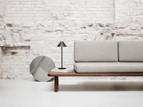Keglen Bordslampa från Louis Poulsen - Svart / Fod - Jacobsen Plus