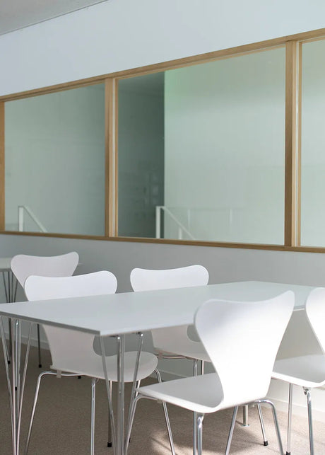 Piet Hein B637 Matbord, 140 x 80 cm från Fritz Hansen - Vit laminat m. alukant - Jacobsen Plus