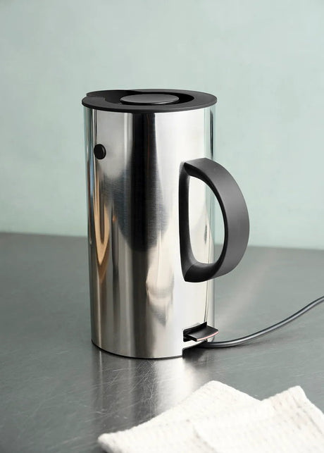 EM77 Vattenkokare, 1,5 l från Stelton - Stål - Jacobsen Plus