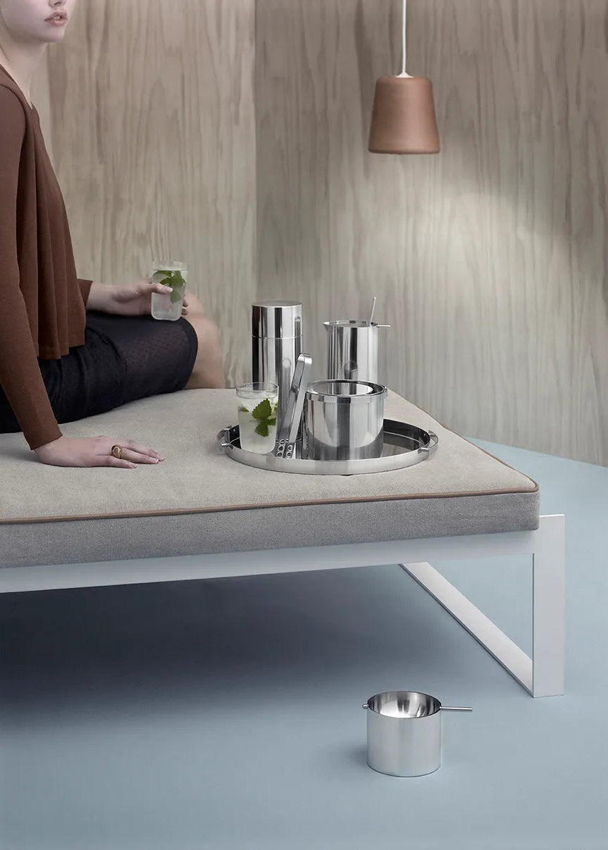 Arne Jacobsen Serveringsbricka, 33,5 cm från Stelton - 2 - Jacobsen Plus