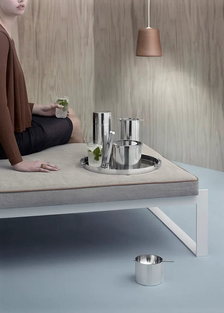 Arne Jacobsen Serveringsbricka, 33,5 cm från Stelton - 2 - Jacobsen Plus