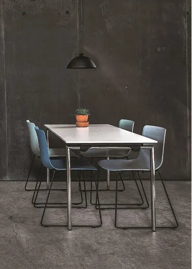 Pato Stol, med underrede från Fredericia Furniture - Quartz grey / Krom - Jacobsen Plus