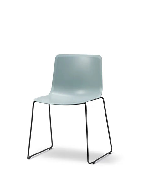 Pato Stol, med underrede från Fredericia Furniture - Quartz grey / Krom - Jacobsen Plus