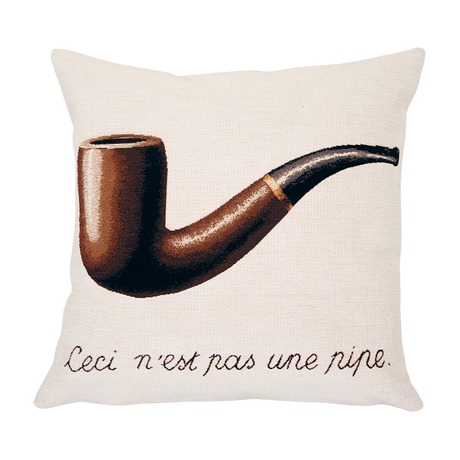 Magritte La trahison des images blanc kudde från Poulin Design - 1 - Jacobsen Plus