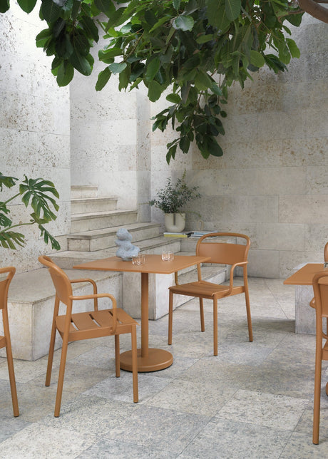Linear Steel cafébord 70x70cm, H73 cm från Muuto - Svart - Jacobsen Plus