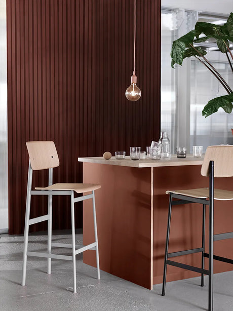 E27 Pendellampa från Muuto - Beige Green - Jacobsen Plus