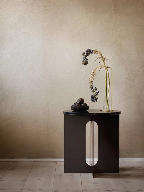 Androgyne Side Table från Audo Copenhagen - Black - Jacobsen Plus