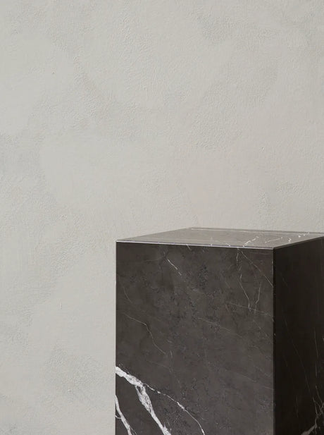 Plinth Tall Grå Kendzo marmor från Audo Copenhagen - 4 - Jacobsen Plus