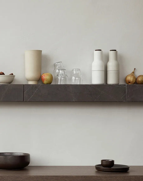 Plinth Shelf Grå Kendzo marmor från Audo Copenhagen - 5 - Jacobsen Plus